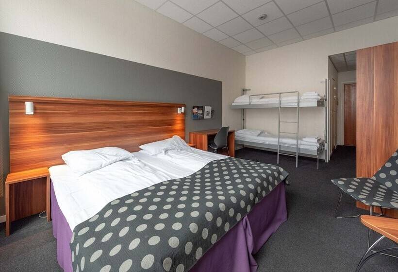 غرفة عائلية, Sverre