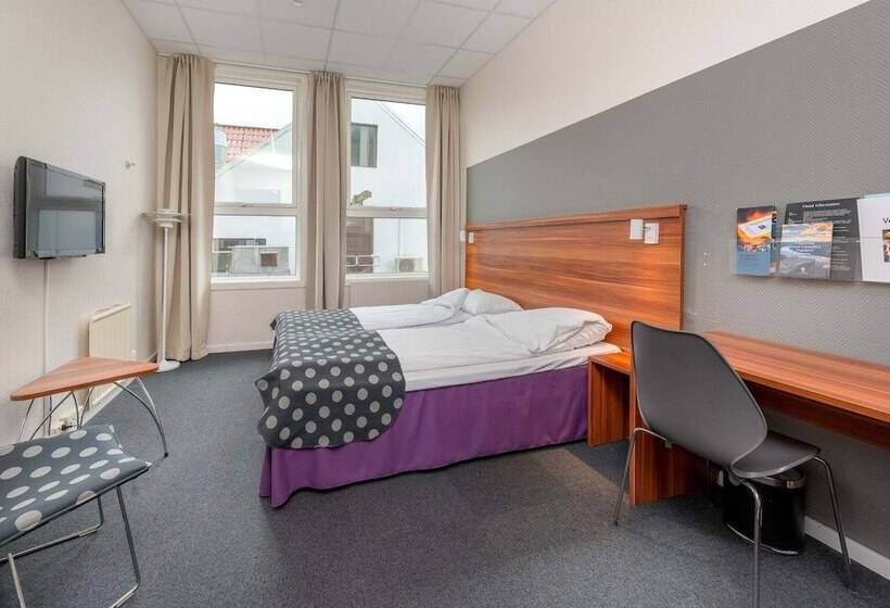 غرفة عائلية, Sverre