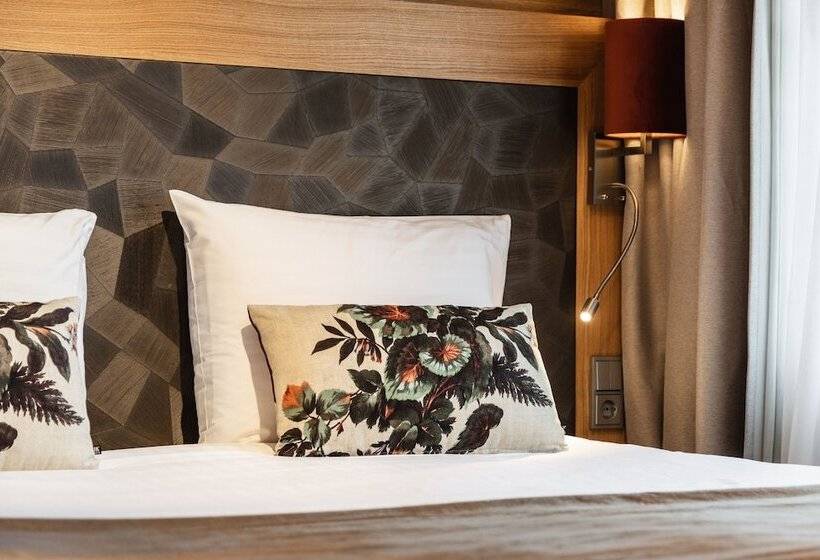 اتاق خانوادگی, The Delphi  Amsterdam Townhouse