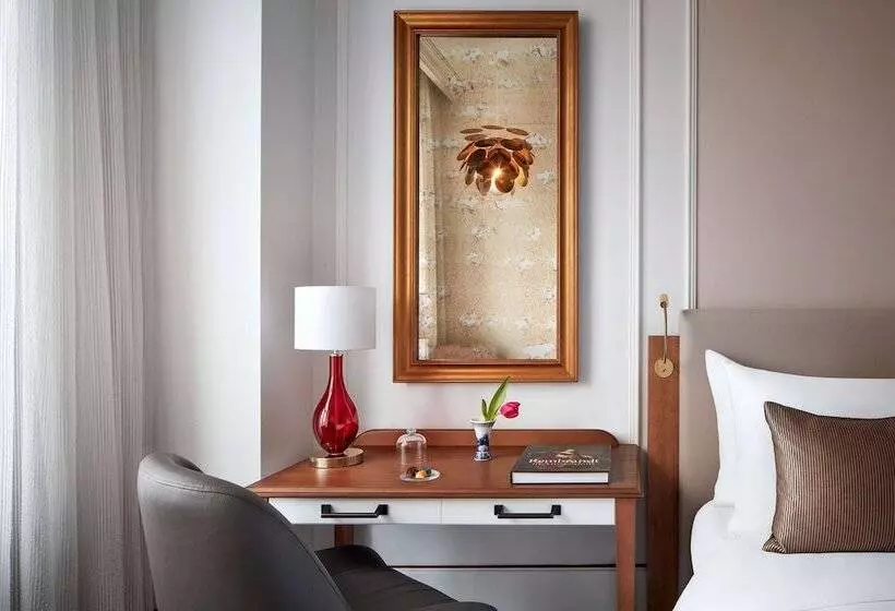Superior Room with Views, Tivoli Doelen Amsterdam