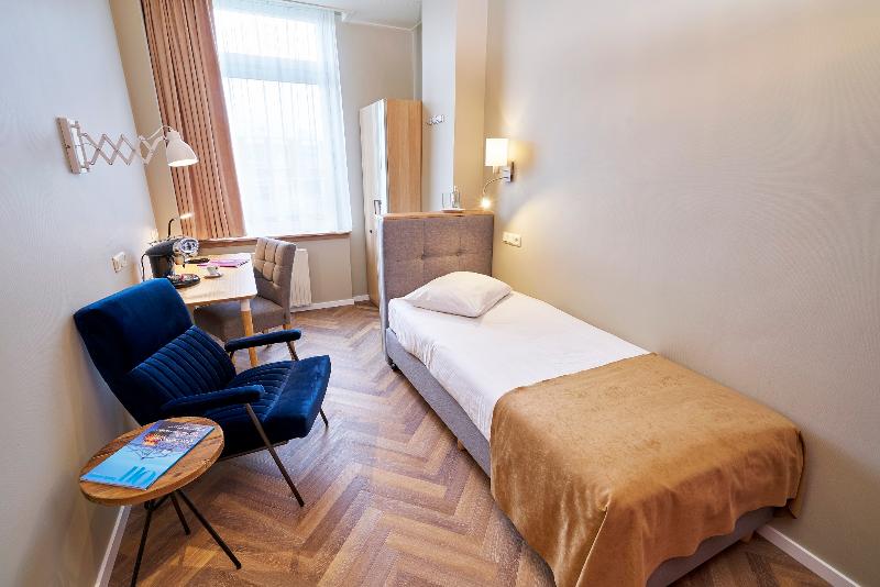 غرفة قياسية فردية, Van Walsum