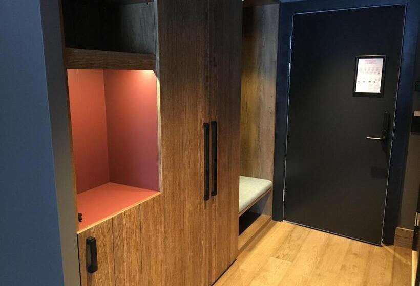 اتاق خانوادگی, Vestlia Resort