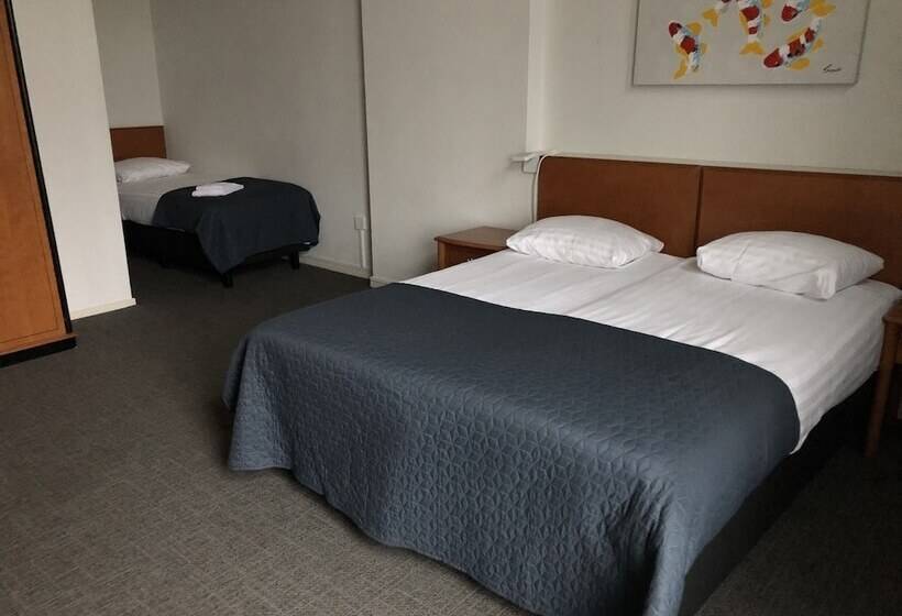 اتاق استاندارد سه نفره, Wilhelmina