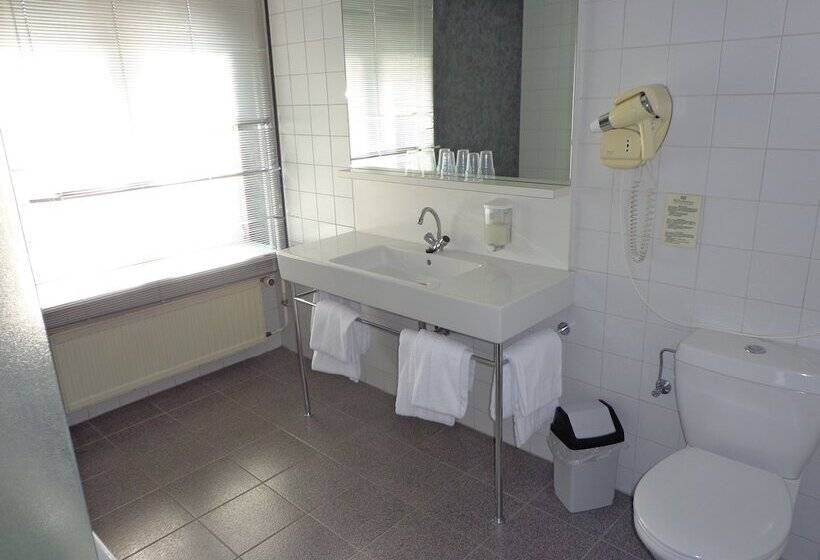 اتاق خانوادگی, Wilhelmina