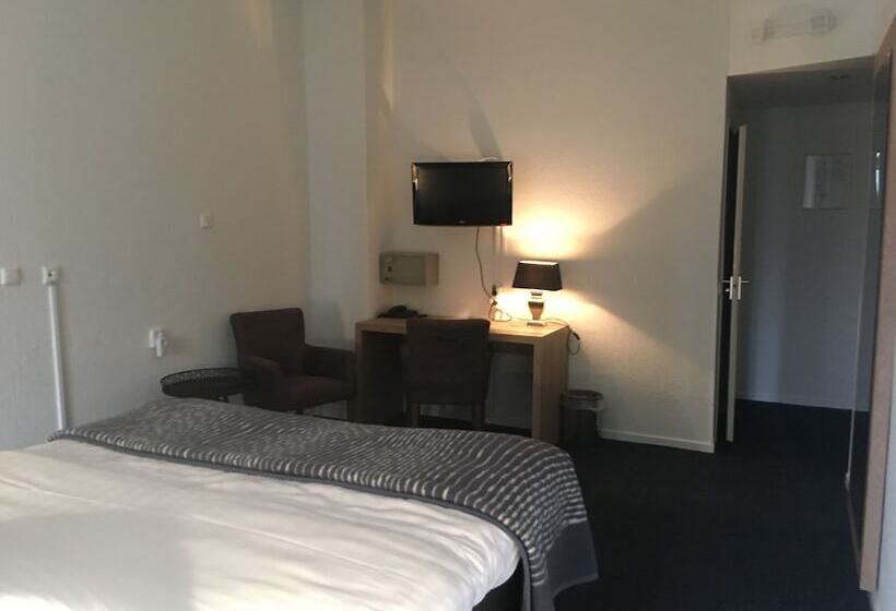 اتاق لوکس, Wilhelmina