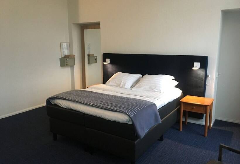 اتاق لوکس, Wilhelmina