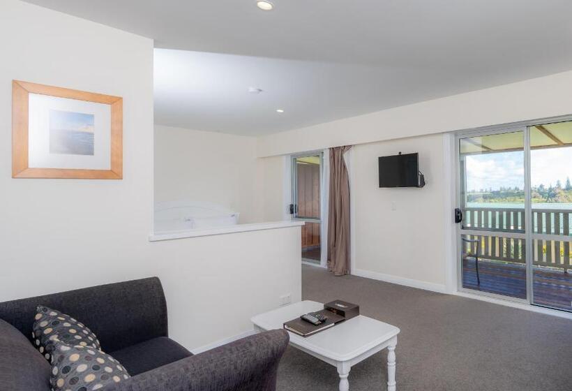 سوییت, South Pacific Resort