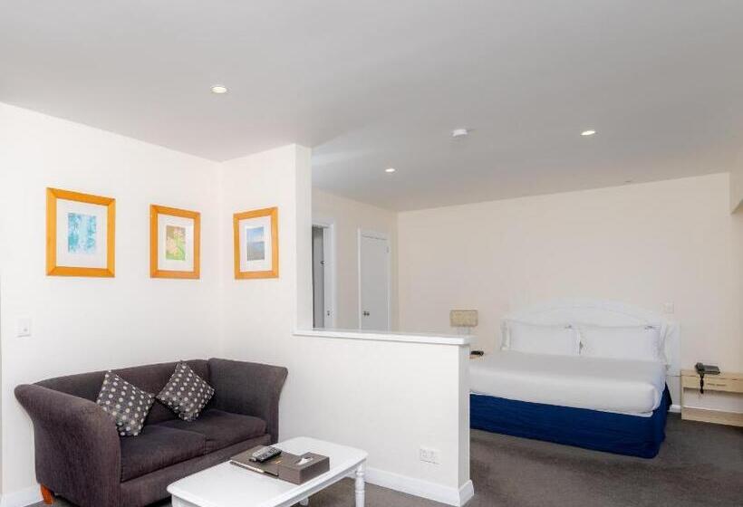 سوییت, South Pacific Resort