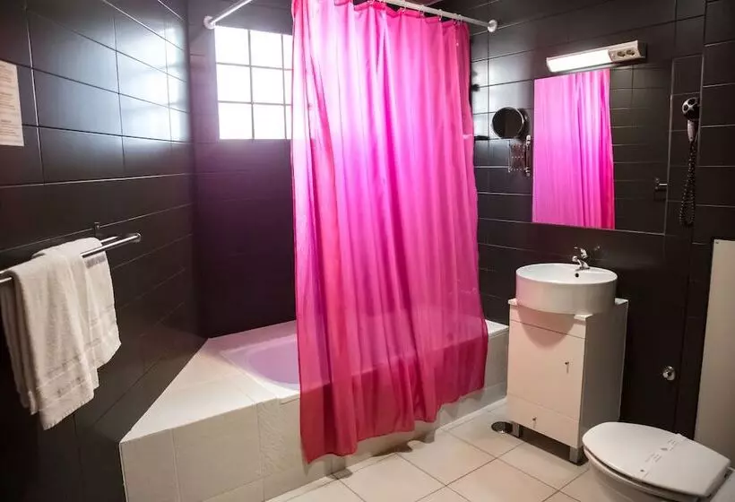 اتاق استاندارد, Laitau