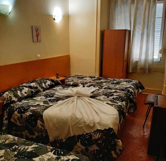 Quarto Triplo Estandar, Alojamento Local Pensão Rossio
