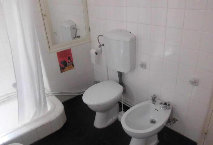 Номер Стандарт Совместная Ванная, Hostel The White Butterfly