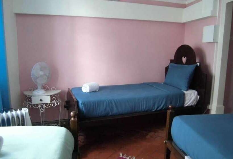 Quarto Triplo Estandar, Hostel The White Butterfly