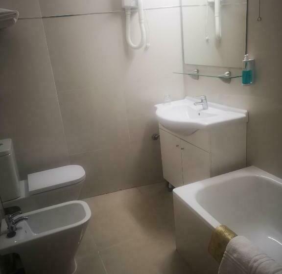 标准间, 4 Estacoes