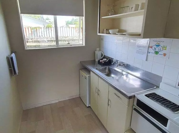 Standard-studio, Ascot Motor Lodge