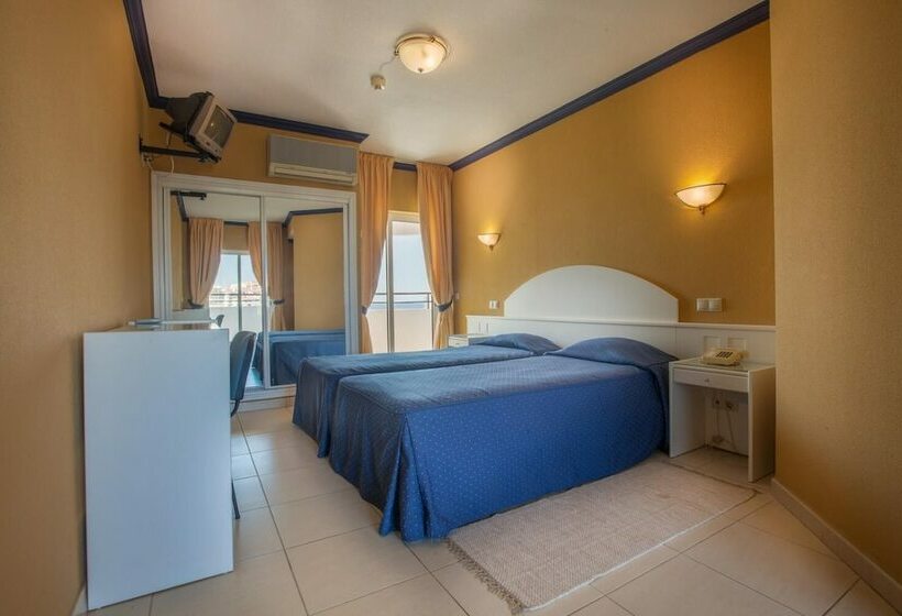 חדר סטנדרט יחיד, Atismar