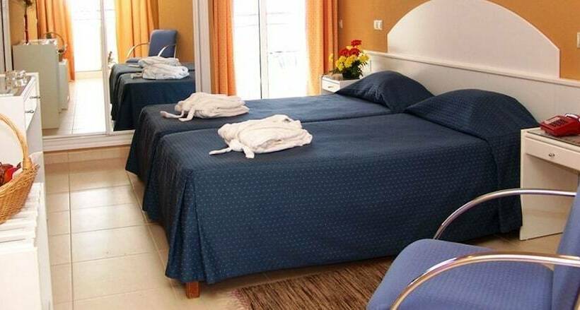 חדר סטנדרט לשלושה, Atismar