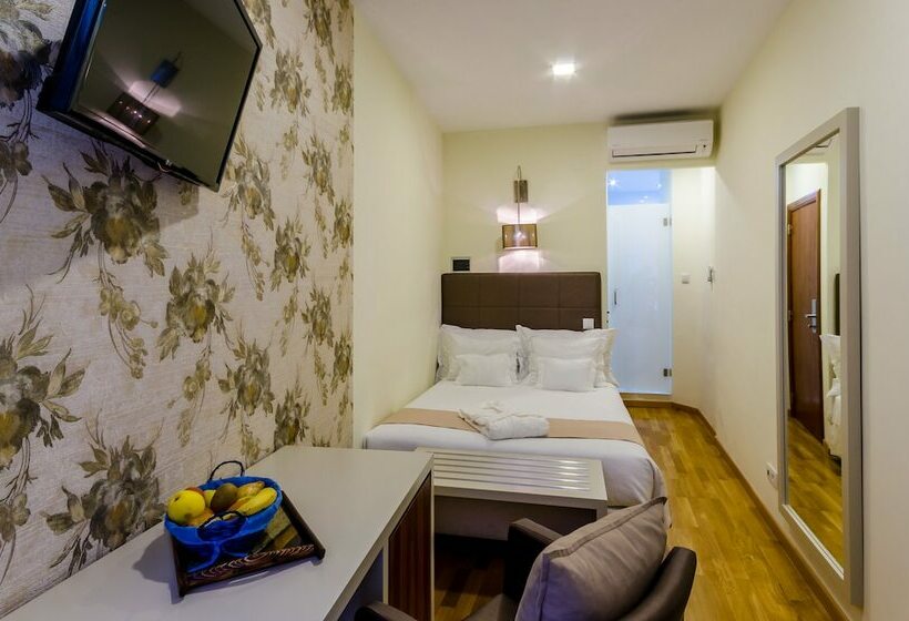 اتاق استاندارد یک نفره, Borges Chiado