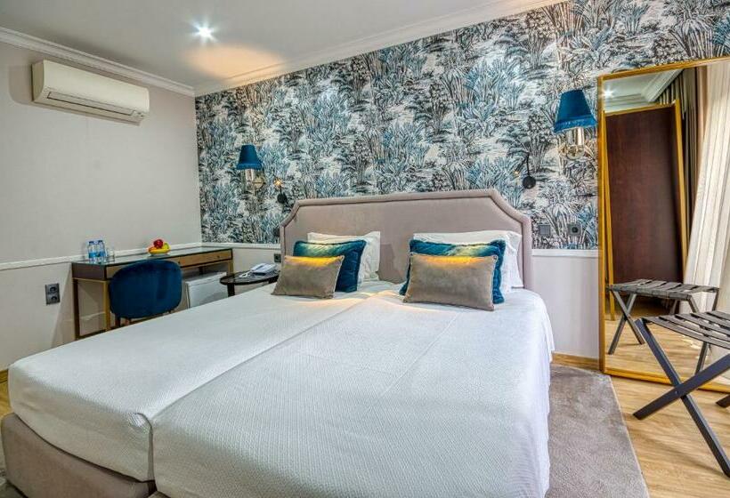 اتاق سوپریور با چشمانداز, Borges Chiado