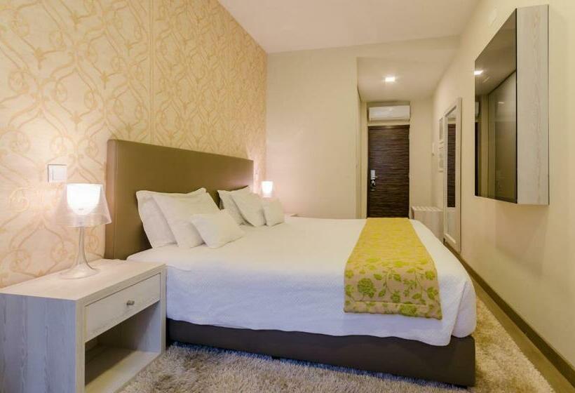 اتاق سوپریور با چشمانداز, Borges Chiado