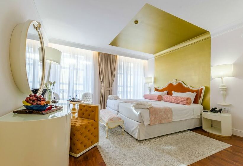 اتاق سوپریور با چشمانداز, Borges Chiado