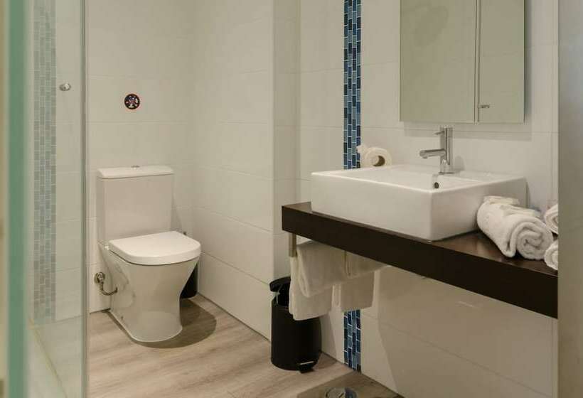 اتاق خانوادگی, Borges Chiado