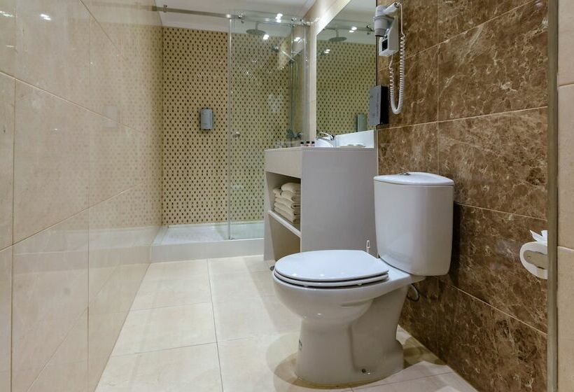 اتاق خانوادگی, Borges Chiado