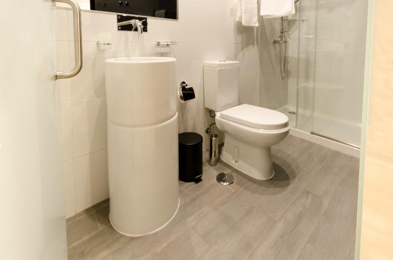 اتاق استاندارد چهار تخته, Borges Chiado