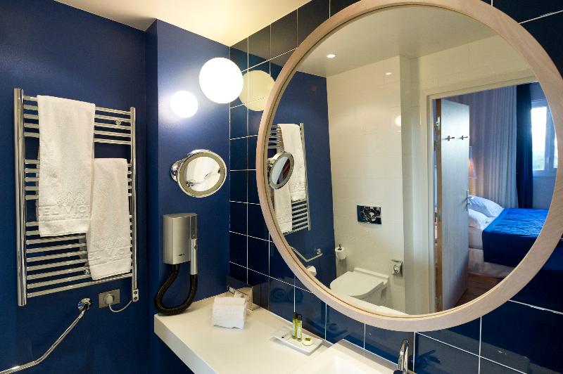 اتاق استاندارد چهار تخته, Borges Chiado