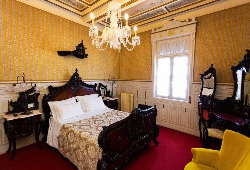 سوئیت رویال, Castelo Santa Catarina