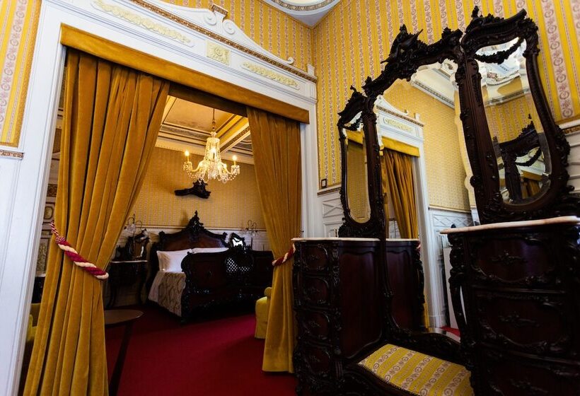 سوئیت رویال, Castelo Santa Catarina