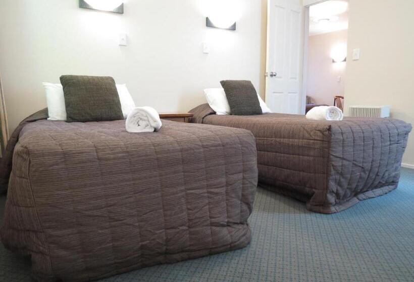 家庭间, Distinction Coachman Hotel, Palmerston North