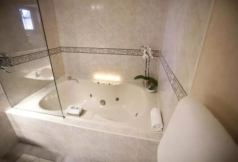 Executive-sviitti, Distinction Coachman Hotel, Palmerston North
