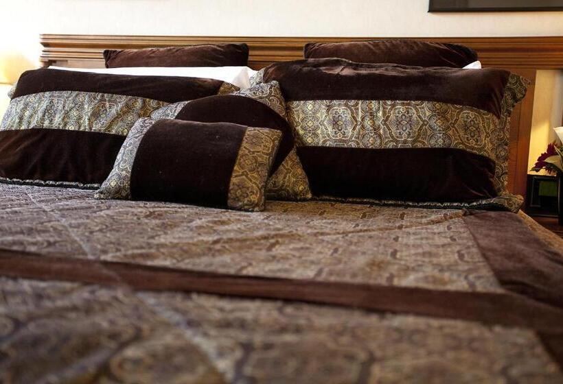 Президентский Люкс, Distinction Coachman Hotel, Palmerston North