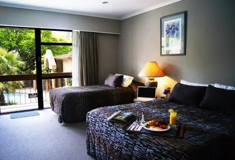 Economy Studio, Distinction Coachman Hotel, Palmerston North