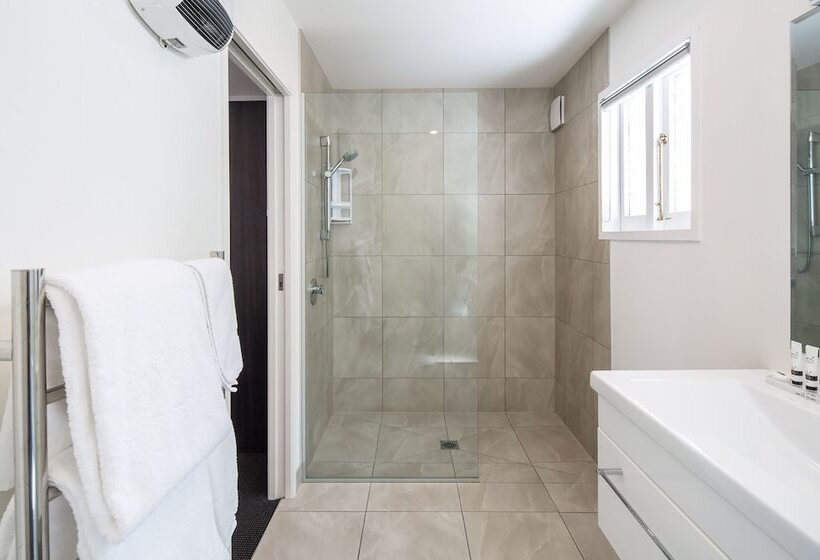 חדר סטודיו סטנדרד, Pavilions