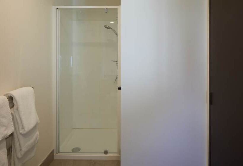 חדר סטודיו סטנדרד, Pavilions