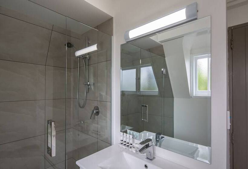 סוויטה, Pavilions