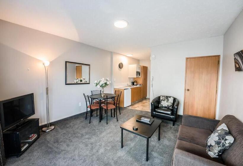 1 Bedroom Deluxe Apartment