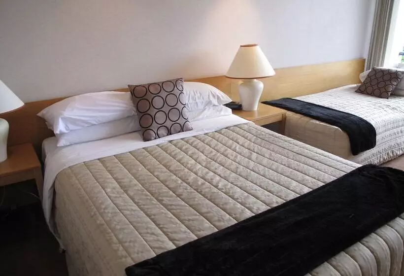 スタンダードスタジオ, Auto Lodge