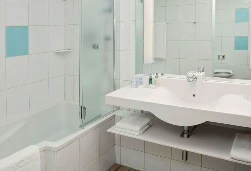 اتاق سوپریور سه تخته, Novotel Lisboa