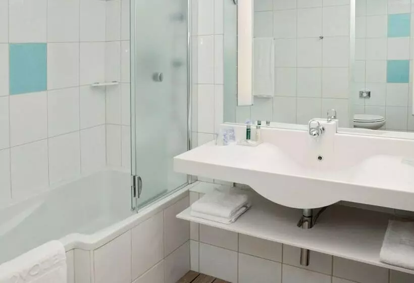 اتاق سوپریور سه تخته, Novotel Lisboa