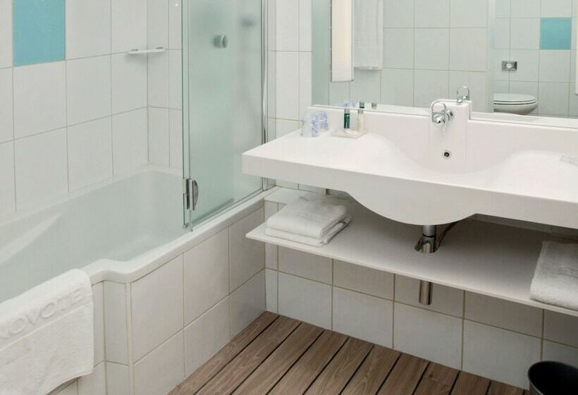 اتاق سوپریور سه تخته, Novotel Lisboa