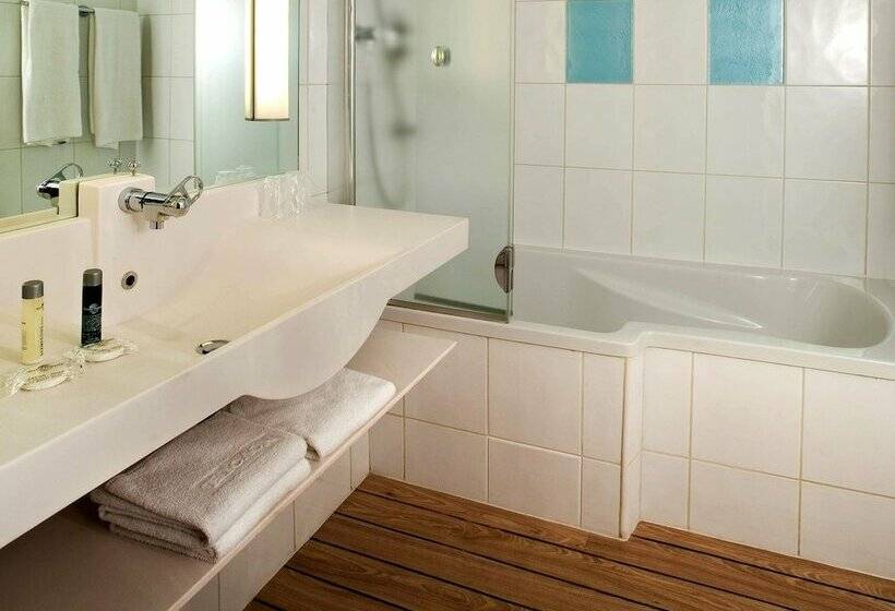 اتاق سوپریور سه تخته, Novotel Lisboa