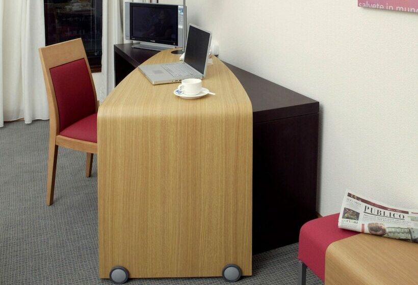 اتاق سوپریور سه تخته, Novotel Lisboa