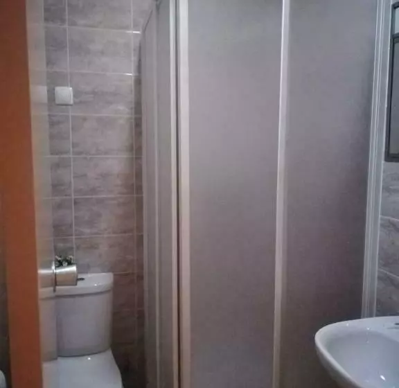 اتاق استاندارد سه نفره, Alojamento Local Pensão Rossio