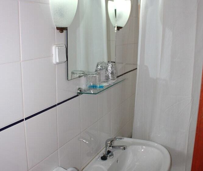 סוויטת ג'וניור, Dona Leonor