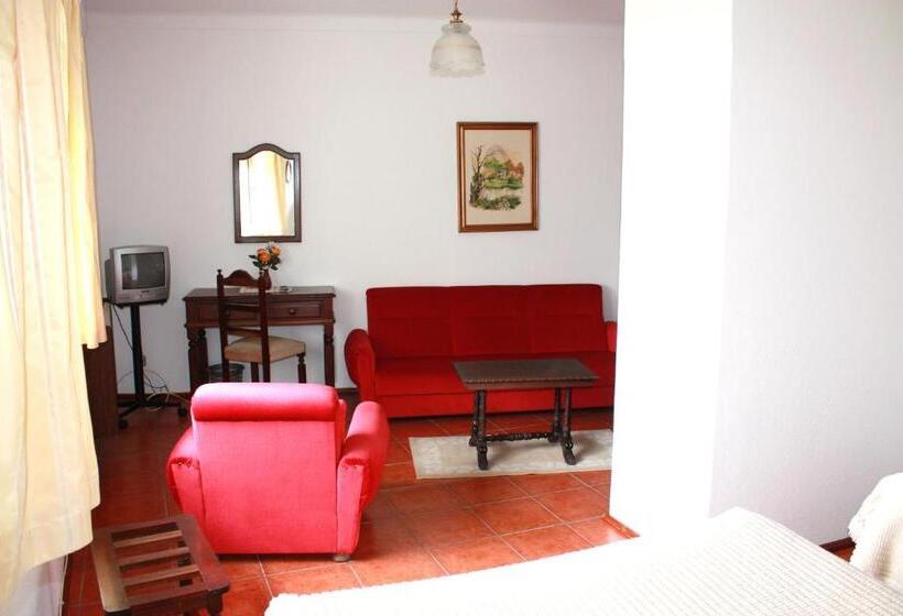 ジュニアスイート, Dona Leonor