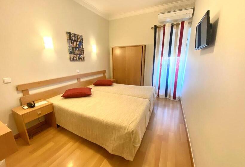 اتاق استاندارد یک نفره, Paradouro