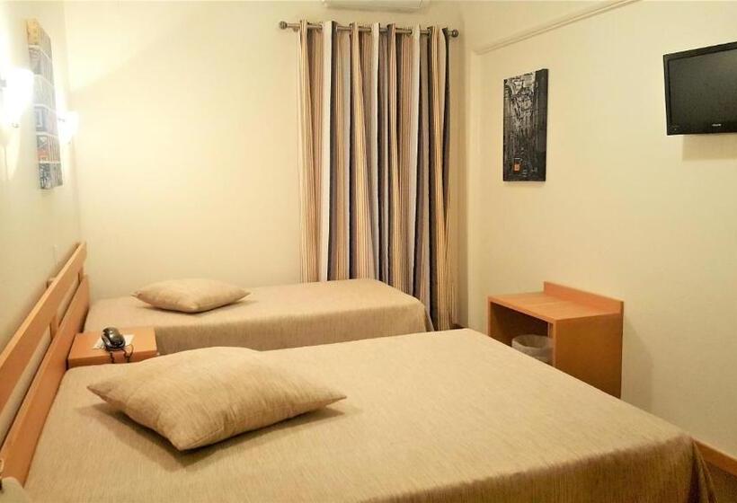 اتاق استاندارد سه نفره, Paradouro