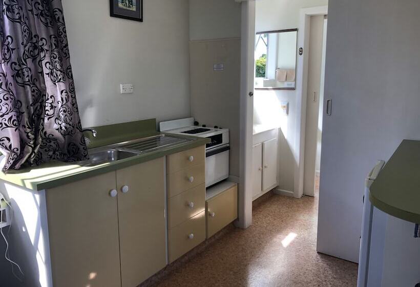 شقة غرفة واحدة, Spanish Lady Motel